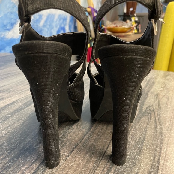 Guess Heels - Picture 7 of 12